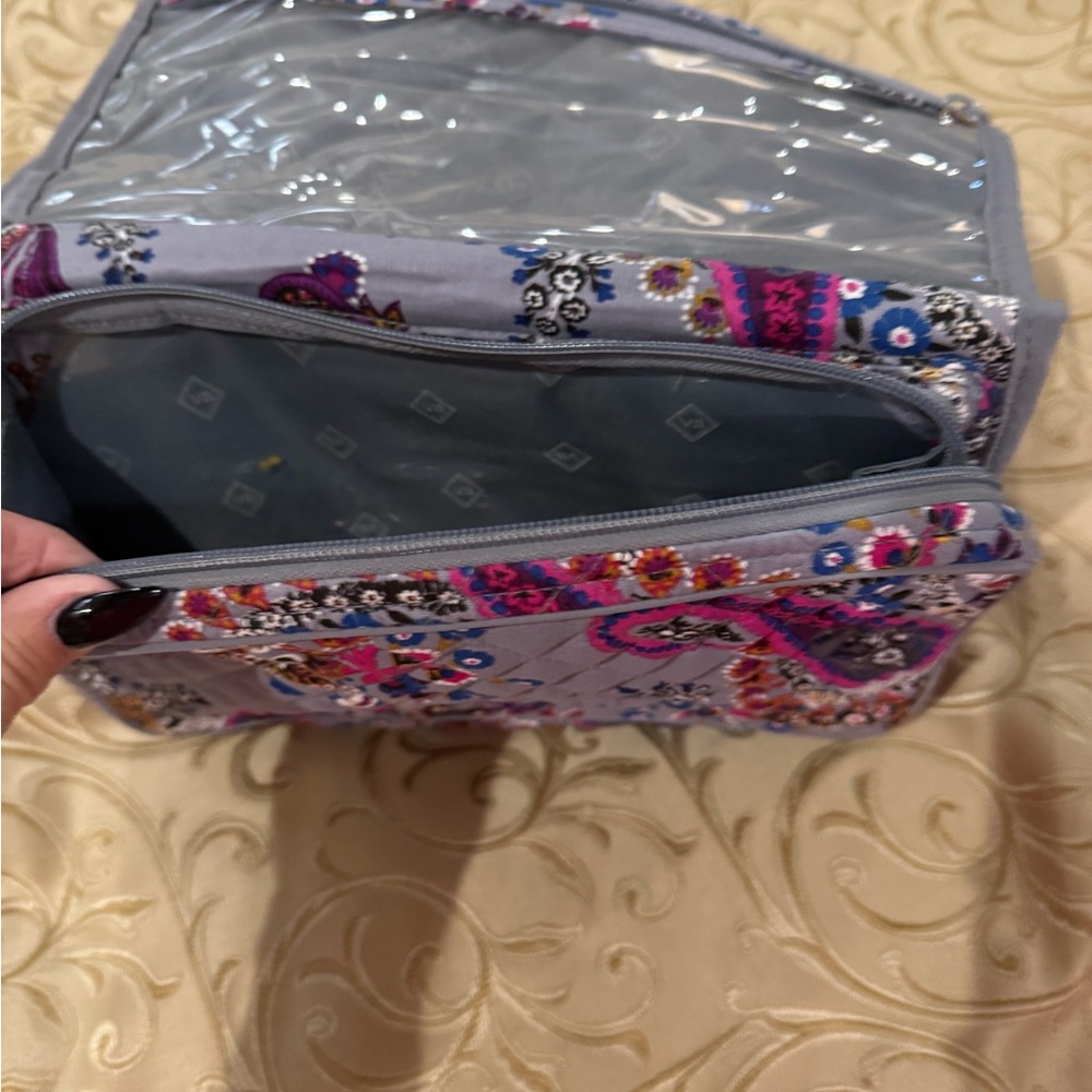 Vera Bradley hanging travel bag - Picture 2 of 7